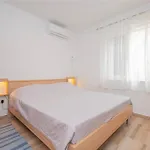 Zecic Appartamento Omiš