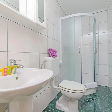 Apartment Zecic Omis