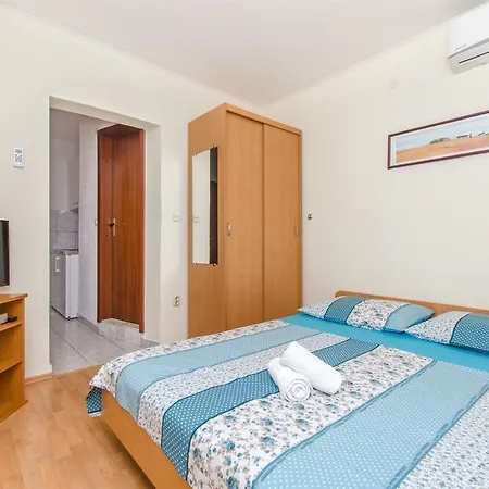 Apartment Zecic Omis