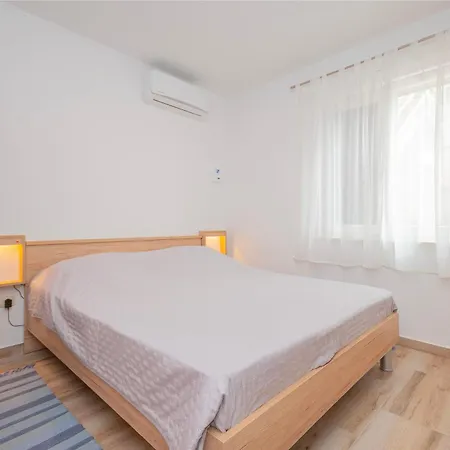 Zecic Apartman Omiš