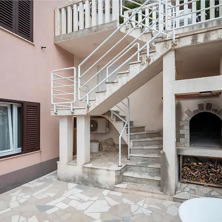 Zecic Apartmán *