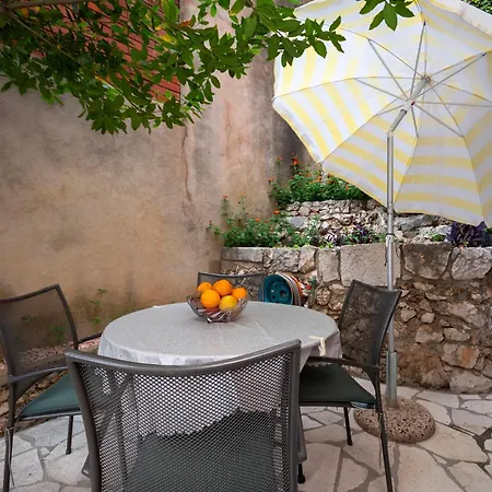 Zecic Διαμέρισμα Omiš